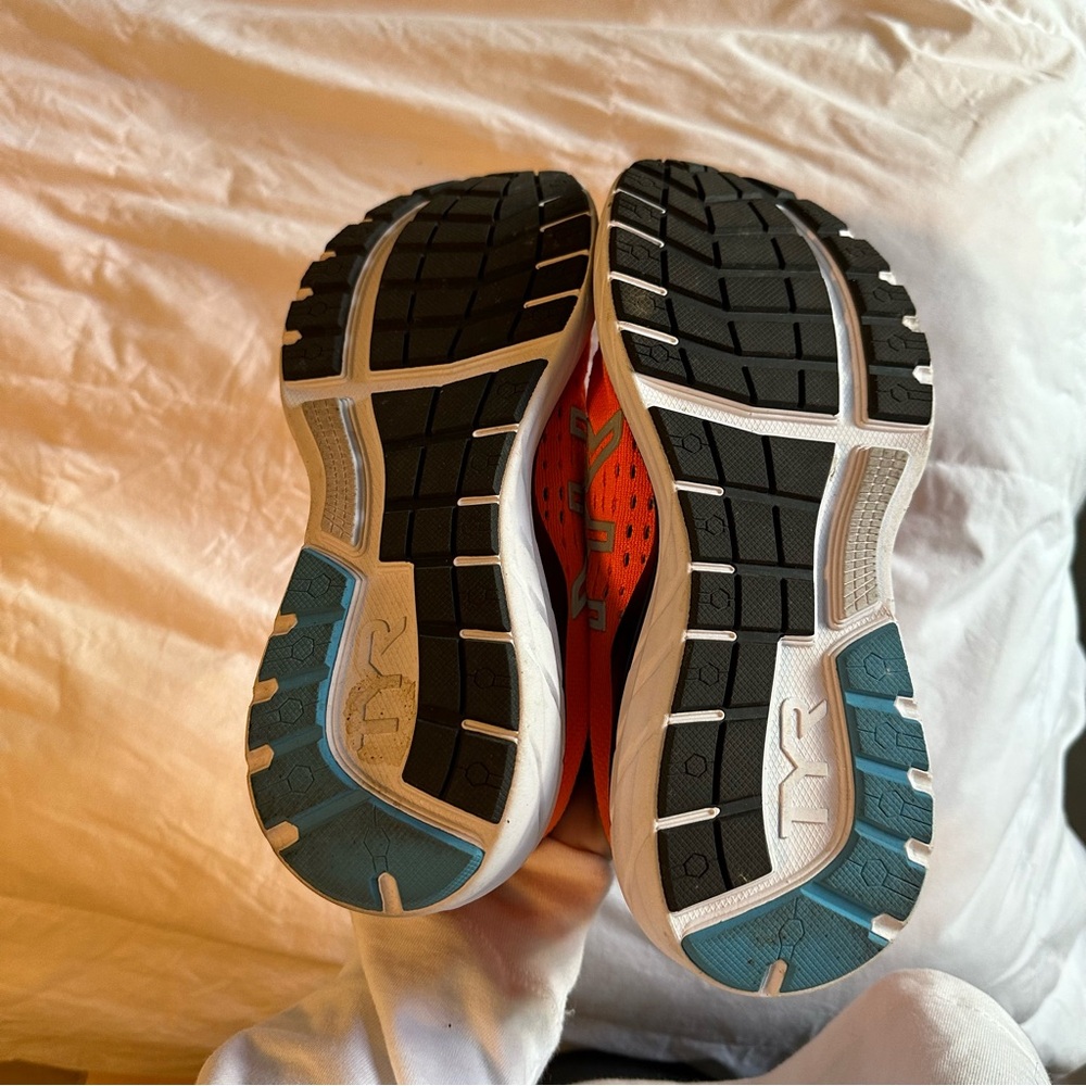 TYR Runners - Picture 3 of 4